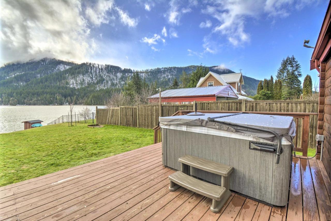 Lakefront Cabin With Stunning Mountain Views And Dock! Mineral Esterno foto
