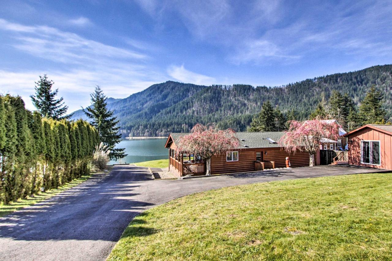 Lakefront Cabin With Stunning Mountain Views And Dock! Mineral Esterno foto