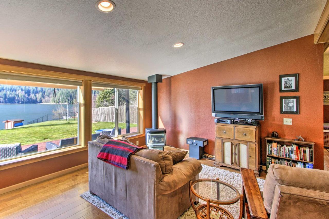 Lakefront Cabin With Stunning Mountain Views And Dock! Mineral Esterno foto