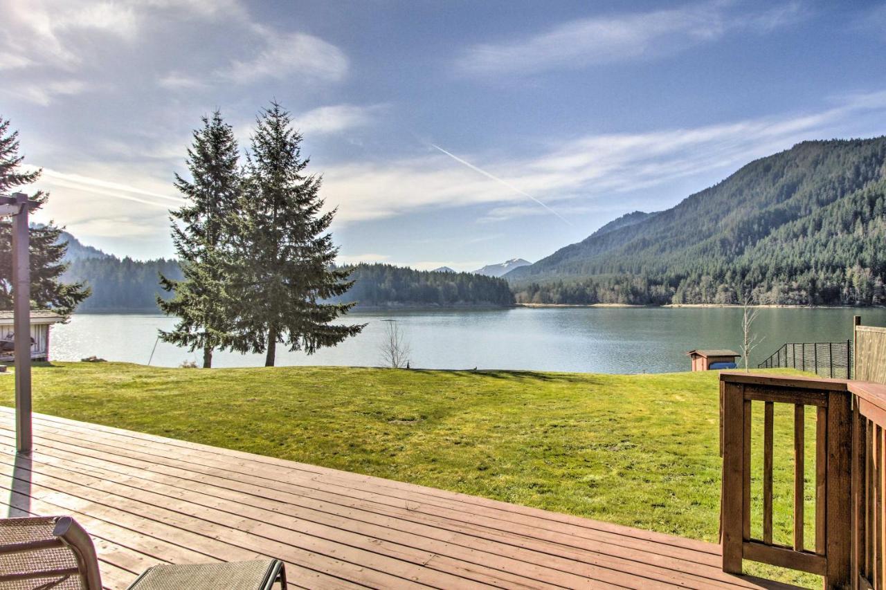 Lakefront Cabin With Stunning Mountain Views And Dock! Mineral Esterno foto