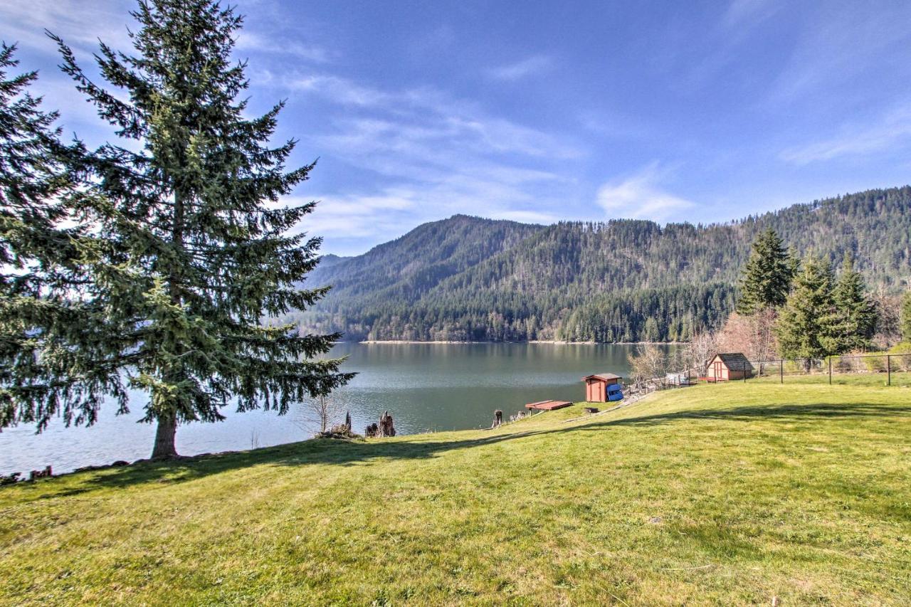 Lakefront Cabin With Stunning Mountain Views And Dock! Mineral Esterno foto