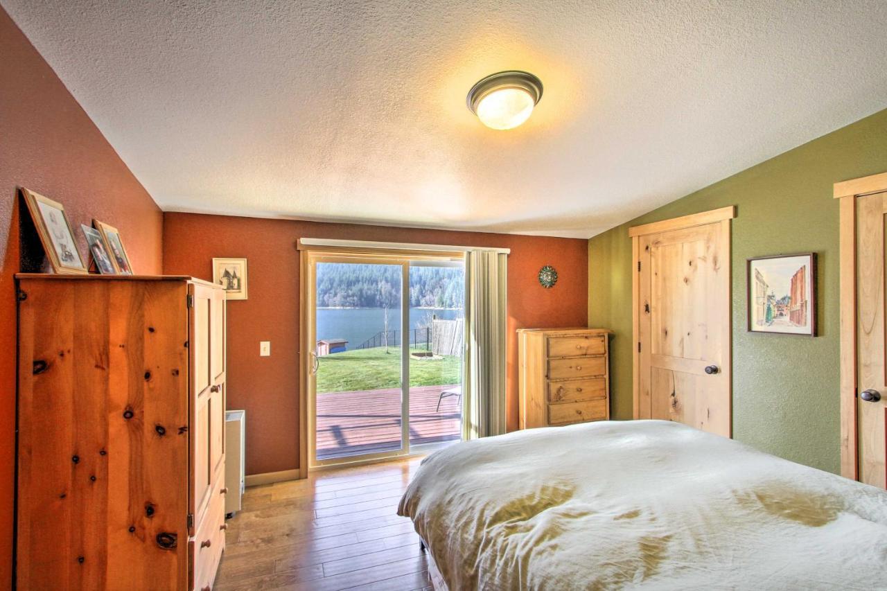 Lakefront Cabin With Stunning Mountain Views And Dock! Mineral Esterno foto