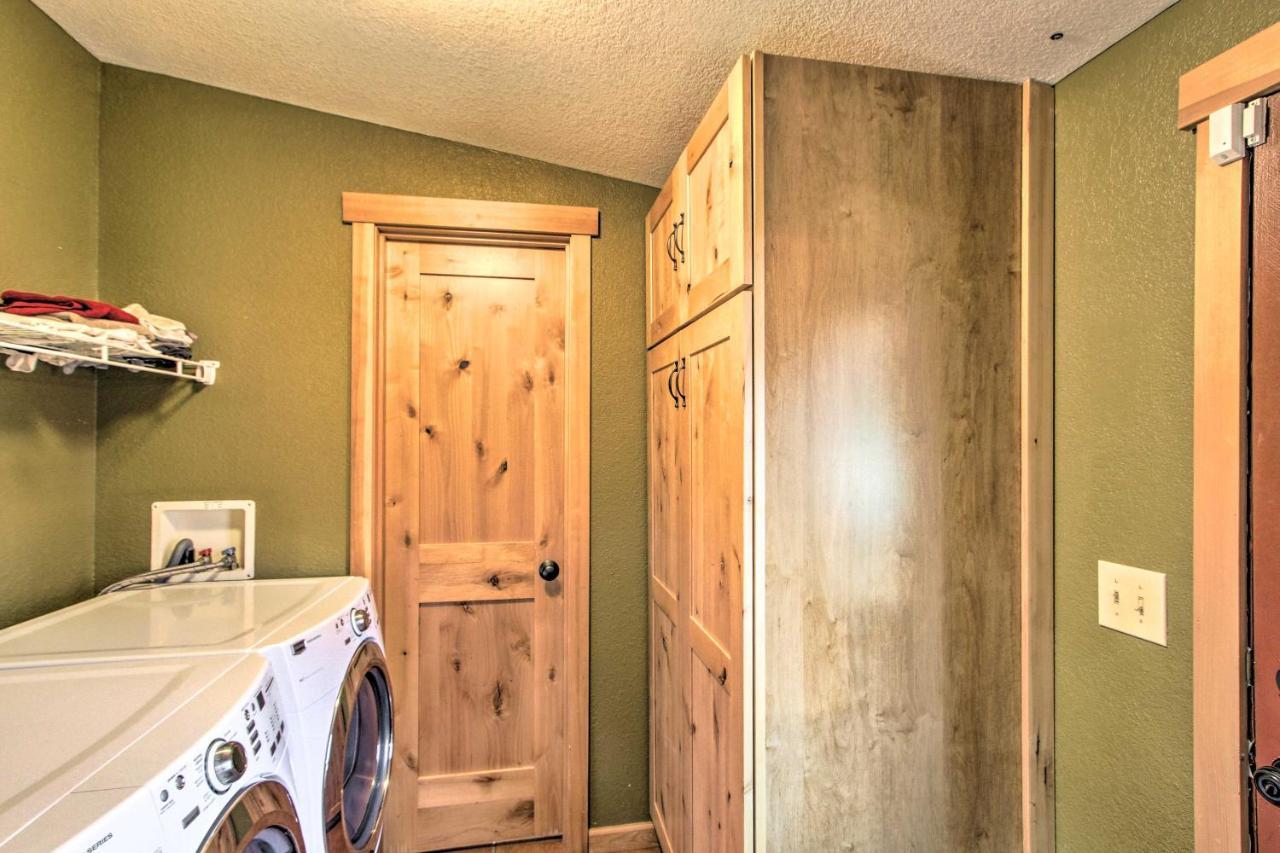 Lakefront Cabin With Stunning Mountain Views And Dock! Mineral Esterno foto